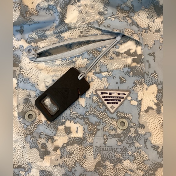 Columbia PFG Omni Shield 38 W 11 Inseam Swim Trunks Blue Fishing Camo with Tool - Picture 7 of 7